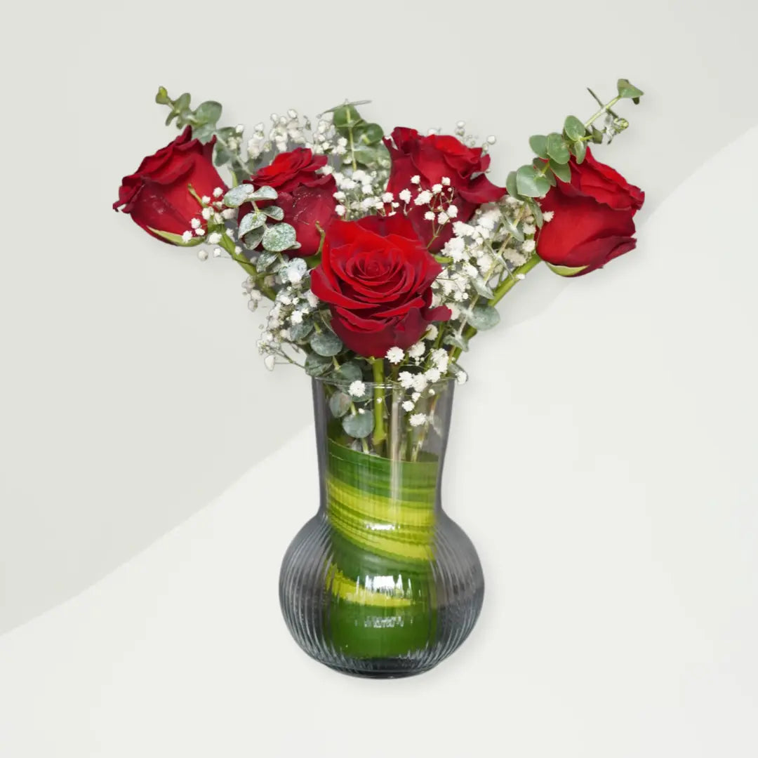 Rozy Flowers in a Vase Bow dan Bunga